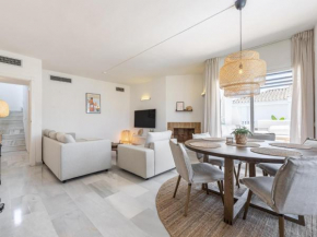 Los Naranjos Beautiful 1 Bedroom penthouse